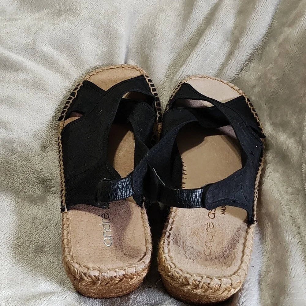 Andre Assous wedges/espadrilles sandales black size 8